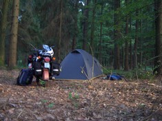 Unser erster Schlafplatz (2).