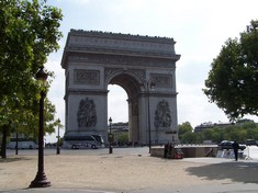 Naja, wenn man schon mal in Frankreich ist, dass muss man wenigstens mal den Triumphbogen fotografiert haben...