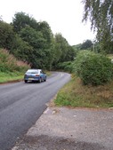 Wieder einmal coole Straßen in England. Na, wer findet auch, dass das Auto auf der falschen Straßenseite fährt? ツ
