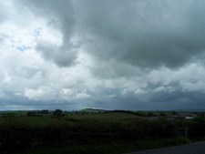 Und das ist jetzt in den Midlands. Und ja, in den Regenschauer, der auf der rechten Seite zu sehen ist, sind wir reingefahren.